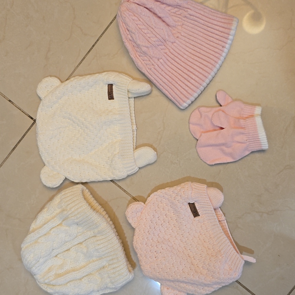 Bundke Of 4 Adorable Pink and White Baby Beanies And Mittens